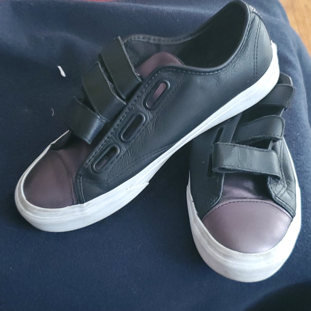 Vans - Picture 2 of 4
